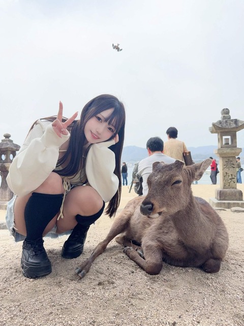 【画像あり】女さん「１枚目だけUFO写ってるよね！？」 2枚ともパンツが写ってると話題に