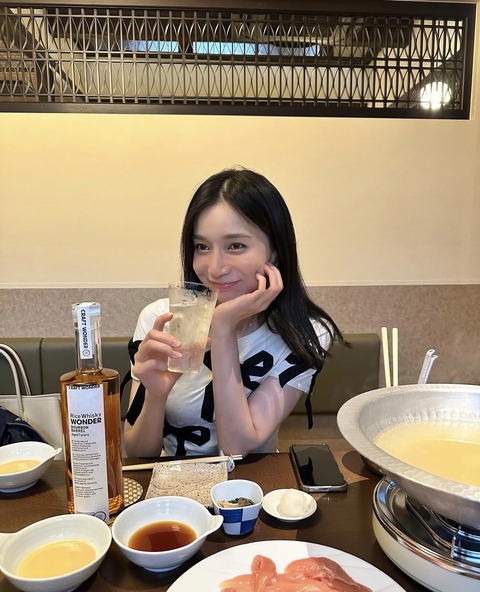 【画像】芹那とかいう41歳のおばさん、ここにきて全盛期を迎える