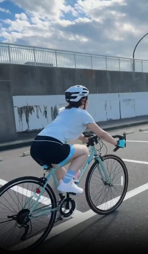 【動画】女の子がスポーツ自転車を漕ぐ姿、エロすぎる