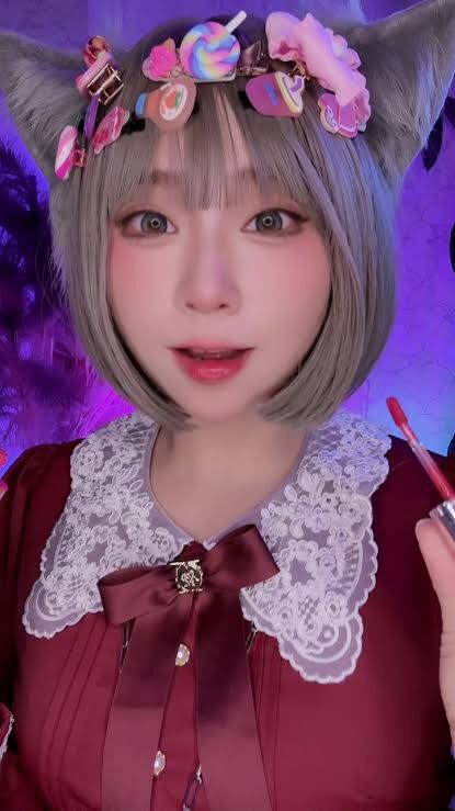 【悲報】有名美人TikTokrさん、コラボした無名ユーチューバーに完全無加工動画をアップされてしまう