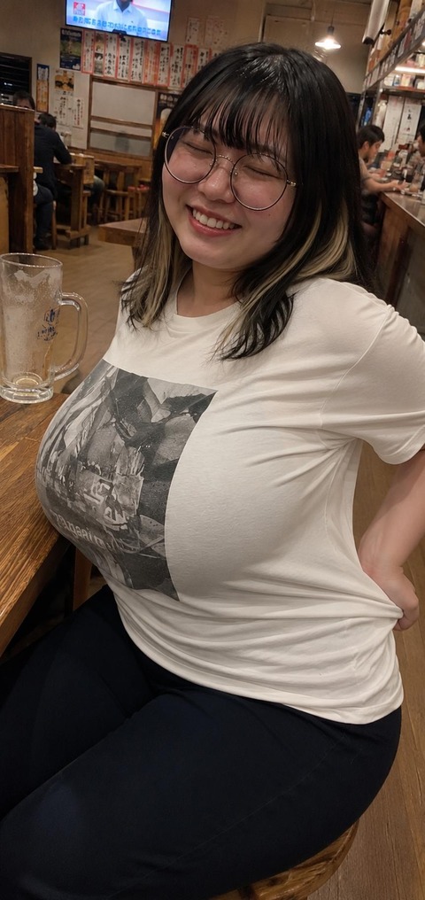 【画像】こういう酔うとクソエロくなる女wwwwwwwwwwww