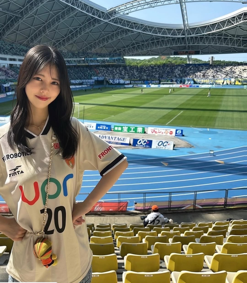 【悲報】Jリーグ全クラブの美人サポーター特集とかいう、ルッキズム全開の企画が爆誕してしまう…