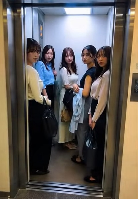 【画像】お前らこのエレベーターに乗れる？😭