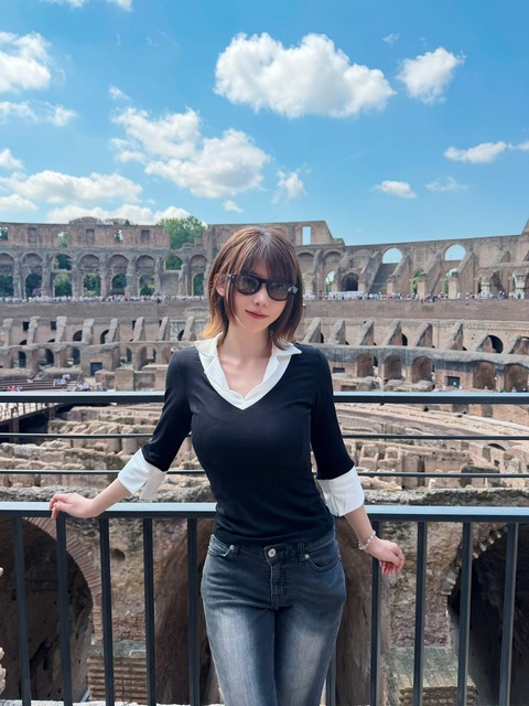 【画像あり】イタリアにいるえなこさん(32)、まるで大物芸能人