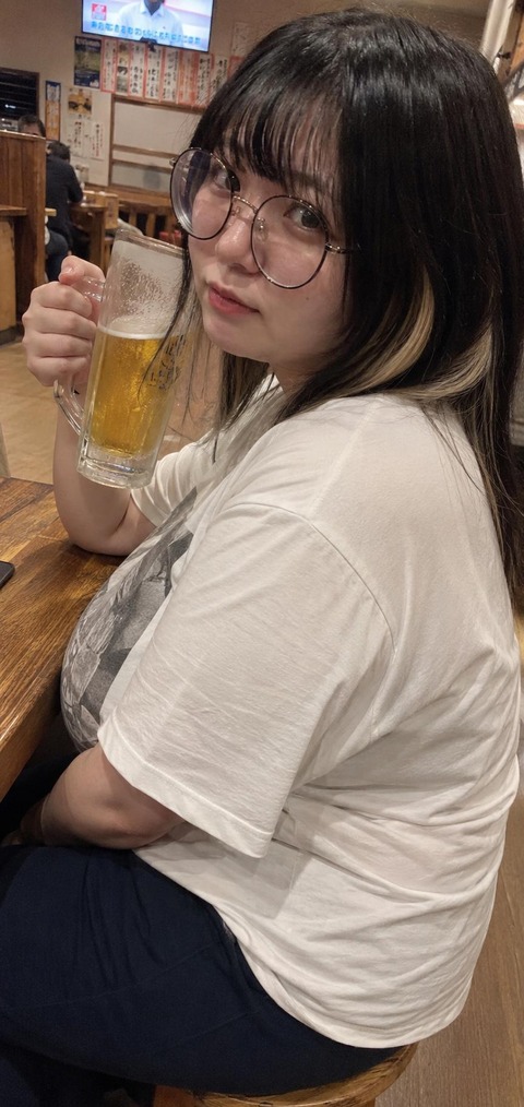 【画像】こういう酔うとクソエロくなる女wwwwwwwwwwww