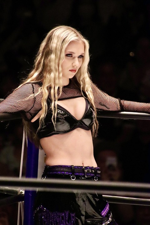 とんでもなく美人の女子プロレスラー見つかる