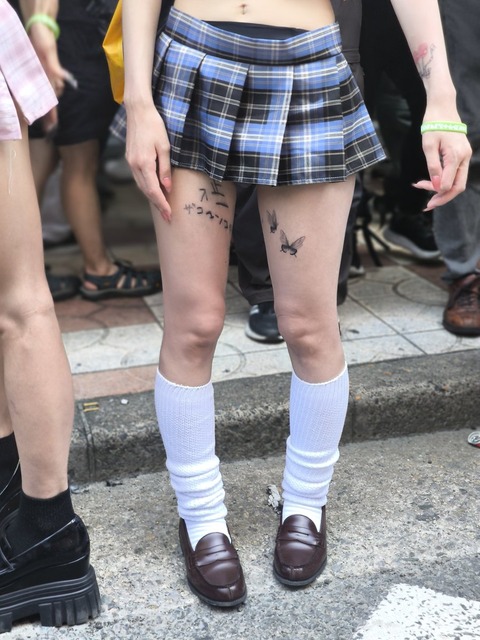 【闇深画像】大阪コスプレフェス2026、カメコのローアングル地獄で無法地帯ｗｗｗｗｗｗｗｗｗｗｗｗ