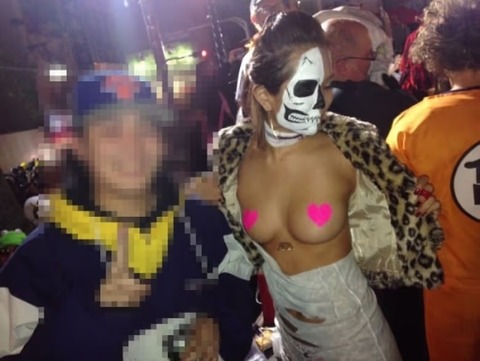 【朗報】渋谷ハロウィン、温暖化の影響で露出度の高いコスおっぱいばかりになってしまう