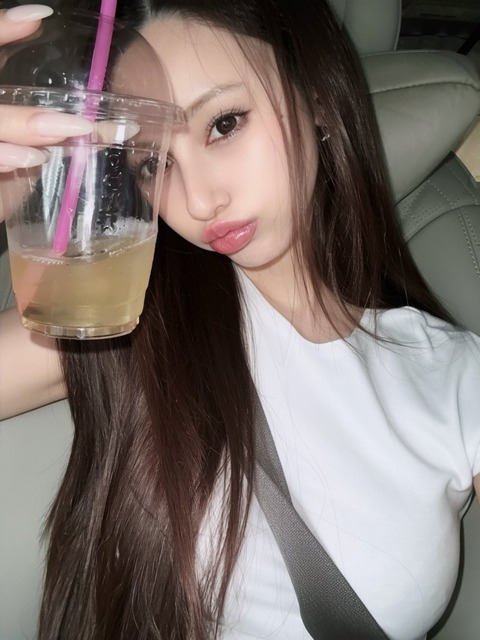 ダレノガレ明美「加工って思われるくらい小顔でみんなすまん」