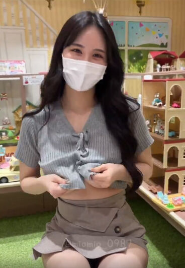 【動画】シルバニアファミリーパークに痴女が現れる