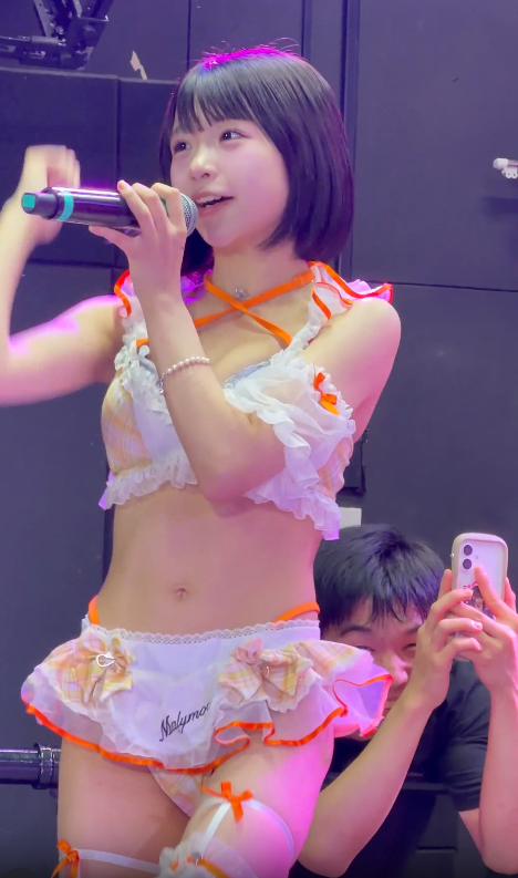 地下アイドルの衣装、エロすぎる！お前らの想像以上にハレンチ