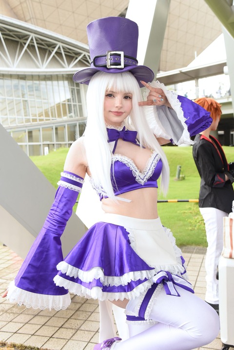 ファミ通「コミケのエッチなコスプレイヤー集めたよー」