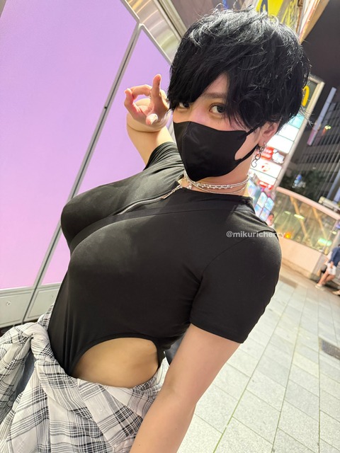 ボーイッシュ巨乳女さん、とんでもなくHな服装で街を歩いてしまう