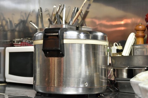 【画像】彼女の家の炊飯器がコレだったらどうする？