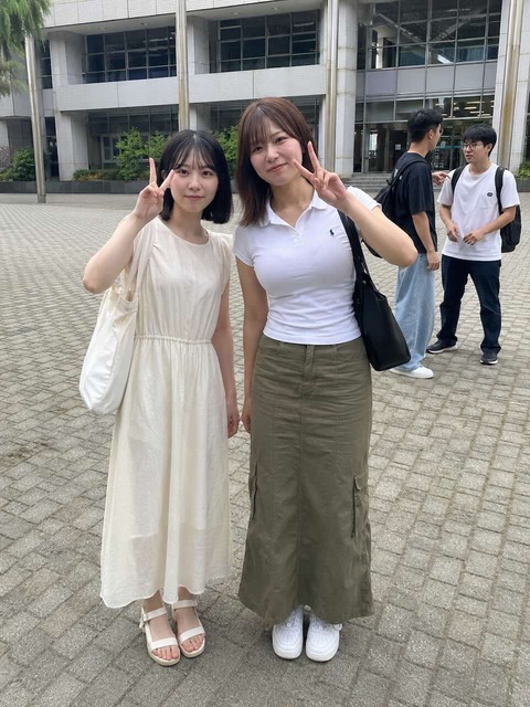 【画像】どっちと付き合おうかガチで3ヶ月は迷う2人組が登場WWWWWWWWWWWWWWWW