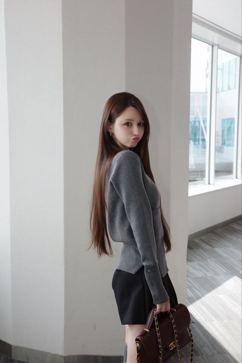 【画像】ダレノガレ明美、空港で写真を撮っただけなのに大炎上ｗｗｗ
