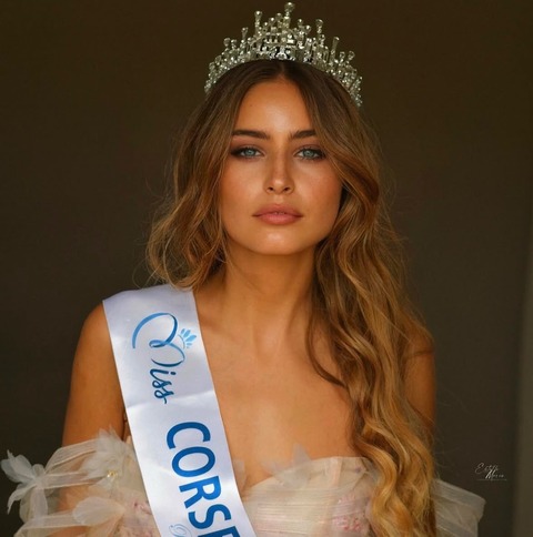 【朗報】フランス1の美女を決める大会、2年連続黒人が選ばれる