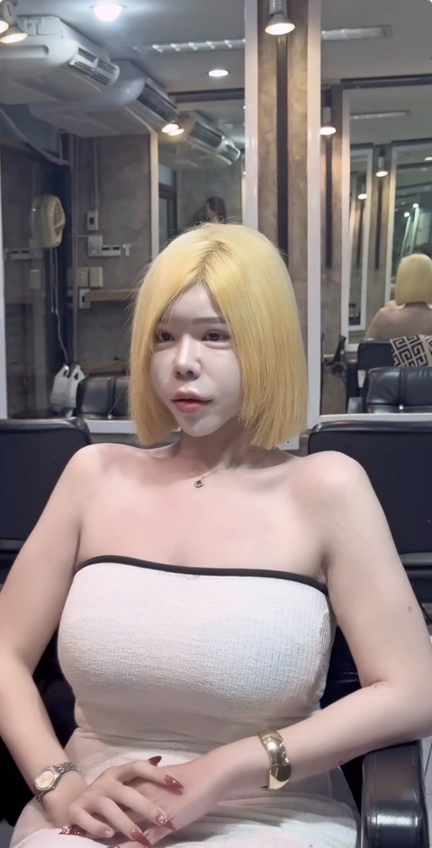 【画像】整形まんさん、加工が無い現実世界では厳しいことに気づく
