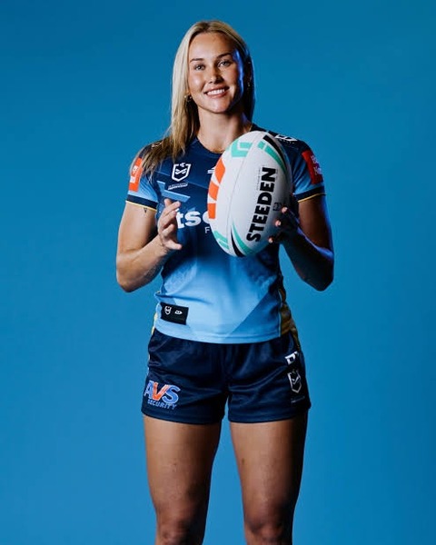 【画像】女子ラグビー選手、デカい🏉👱🏻‍♀