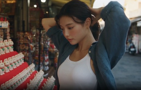 AI彼女とのデート動画、もう完全に“現実”。AIあればリアル女はいらないだろ🥴