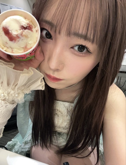 モーニング娘。元メンバー 譜久村聖さんが、おっぱい丸出ししてるように見える画像wwwwwwwwwwwwwwwwwwwwwwwww