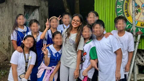 フィリピン女性、onlyfansで稼いだ金でセブ島に学校を建てる