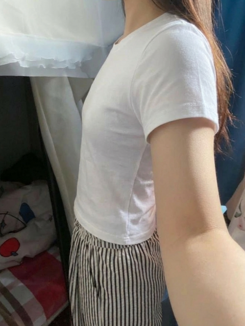女「小6→大学生でこれだけおっぱい成長しました」👈