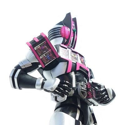S H フィギュアーツ 真骨彫製法 仮面ライダーディケイド コンプリートフォーム レビュー ゆるふわほのぼのホビーらいふ S H フィギュアーツ 真骨彫製法 仮面ライダーディケイド コンプリートフォーム レビュー ゆるふわほのぼのホビーらいふ