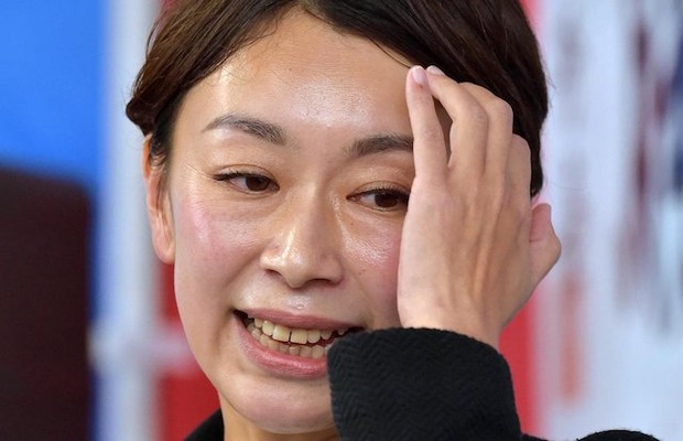 山尾志桜里「そもそも私、不倫してません」「ガソリン代は秘書の不正」 釈明会見で