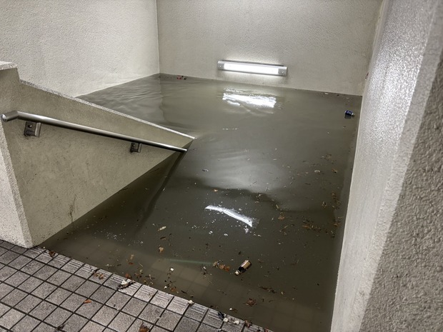 【動画】 地下駐車場、水没して車全滅ｗｗｗｗｗｗｗｗｗｗｗｗｗｗｗｗｗｗｗｗ