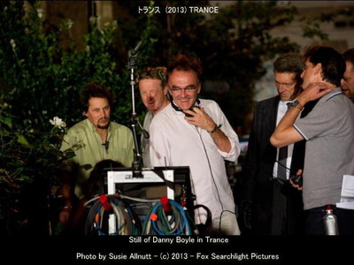トランスのスタッフ画像(ダニー・ボイル Danny Boyle 監督=左から3人目)
▼画像クリックで640x480pxlsに拡大します。