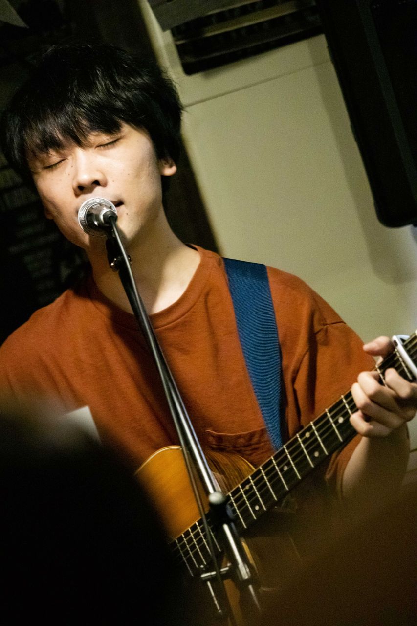 染み渡っていくような歌声で魅せる 井戸健人 ボロフェスタ速報ブログ 染み渡っていくような歌声で魅せる 井戸健人 ボロフェスタ速報ブログ