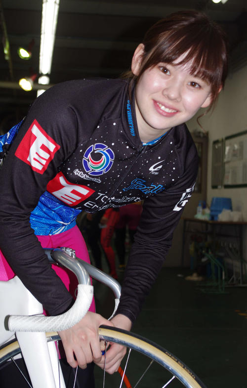 競馬 ガールズケイリン 女子競輪 に藤田菜七子を公開処刑しちゃうアイドル選手 21 が誕生してしまう オルフェンズの仔 競馬ネタ予想まとめ 競馬 ガールズケイリン 女子競輪 に藤田菜七子を公開処刑しちゃうアイドル選手 21 が誕生してしまう オルフェンズの仔 競馬ネタ予想まとめ