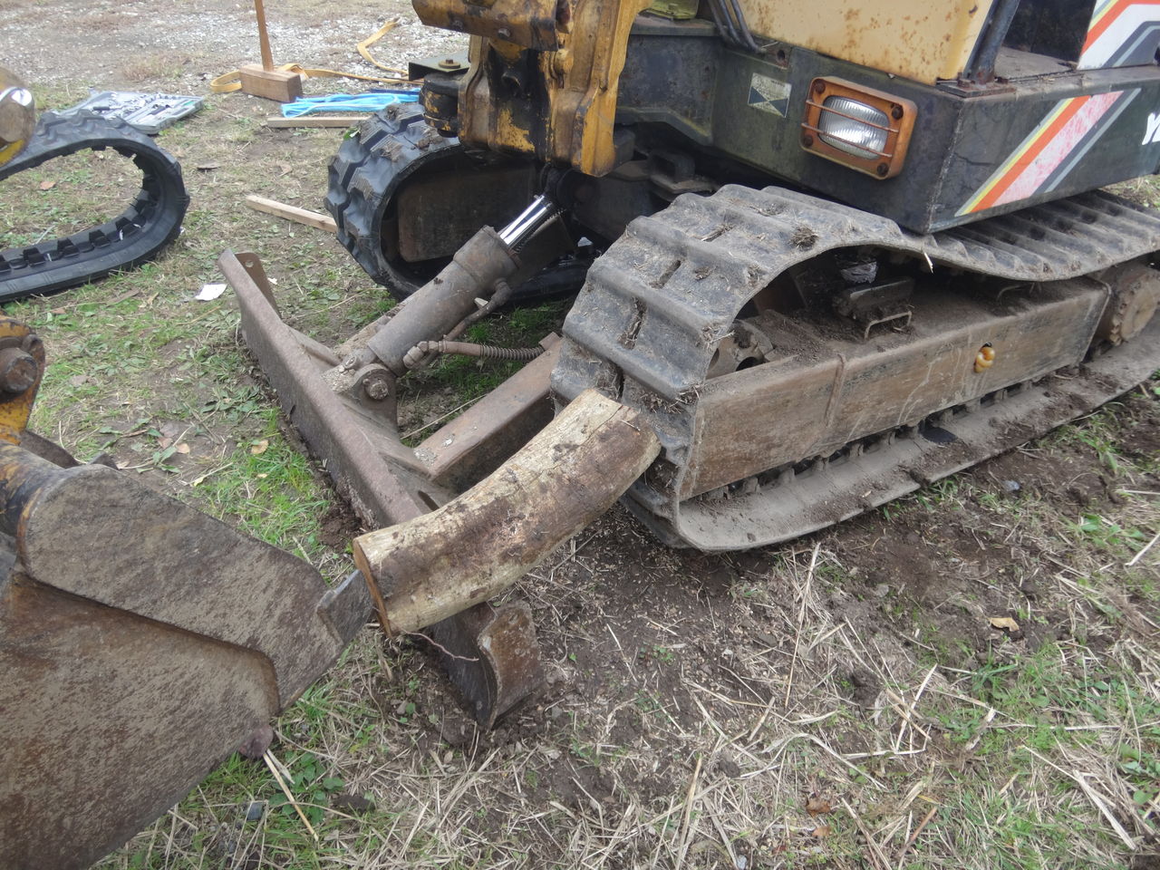 ユンボのキャタピラ交換！ : 房総爆釣日記