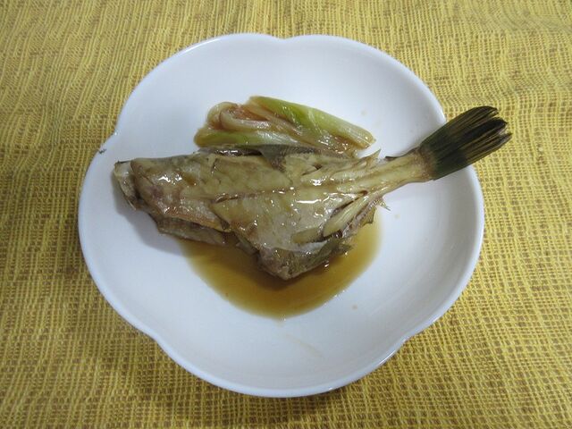 ウマヅラハギ煮付けともつ煮 ごはんにするよ ウマヅラハギ煮付けともつ煮 ごはんにするよ