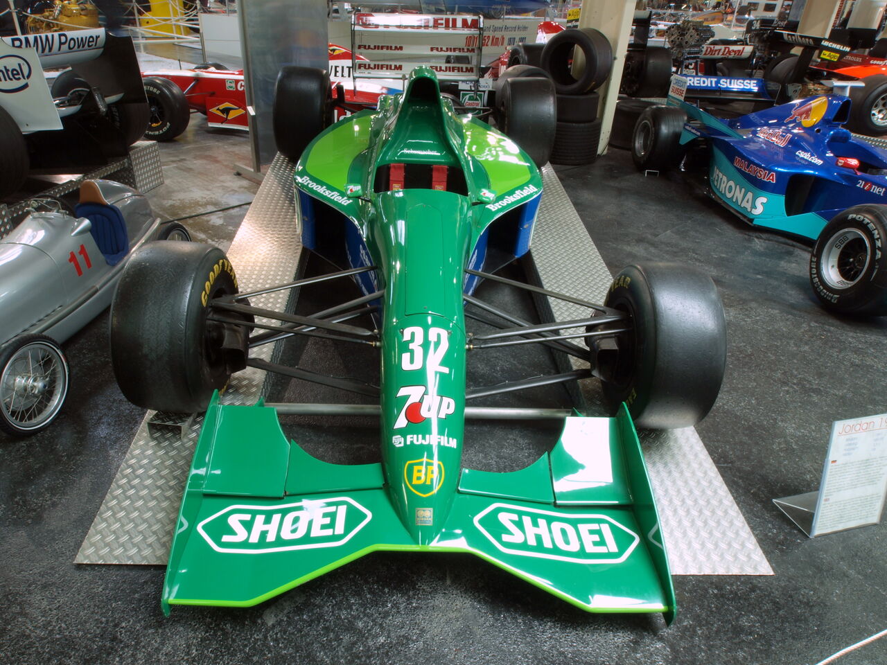 配色分析 #48 ~ Team 7UP Jordan 191 ~ : カラフルな光の世界