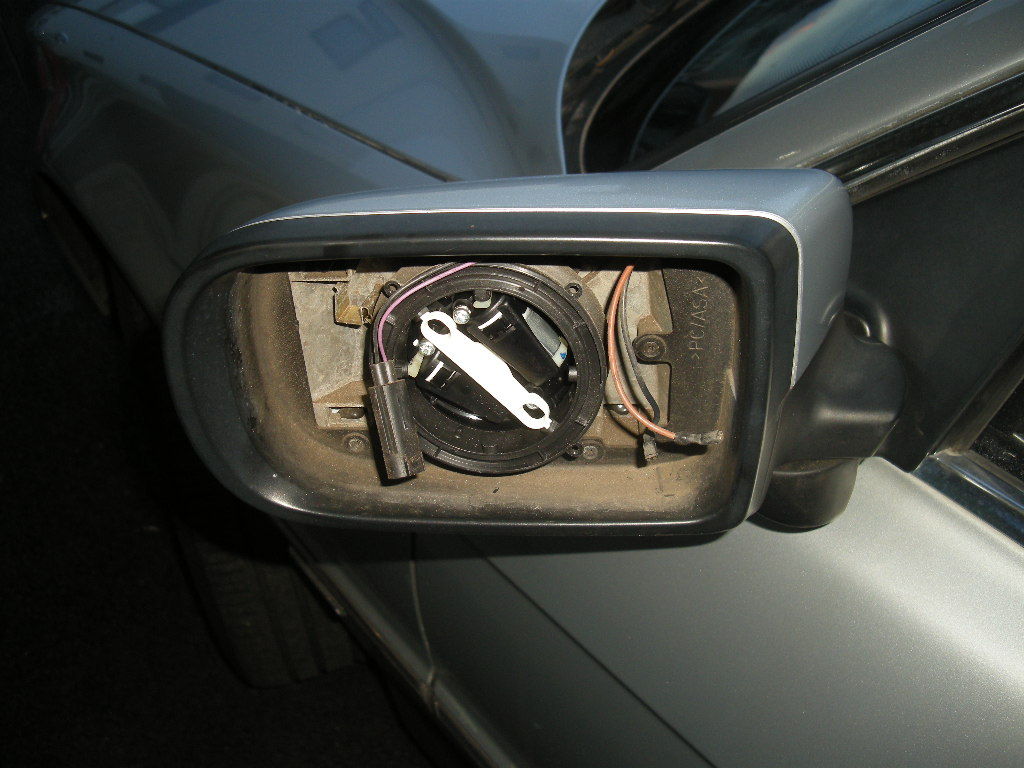 BMW740i～ドアミラー修理 : Bow Motor Worksの親方日記