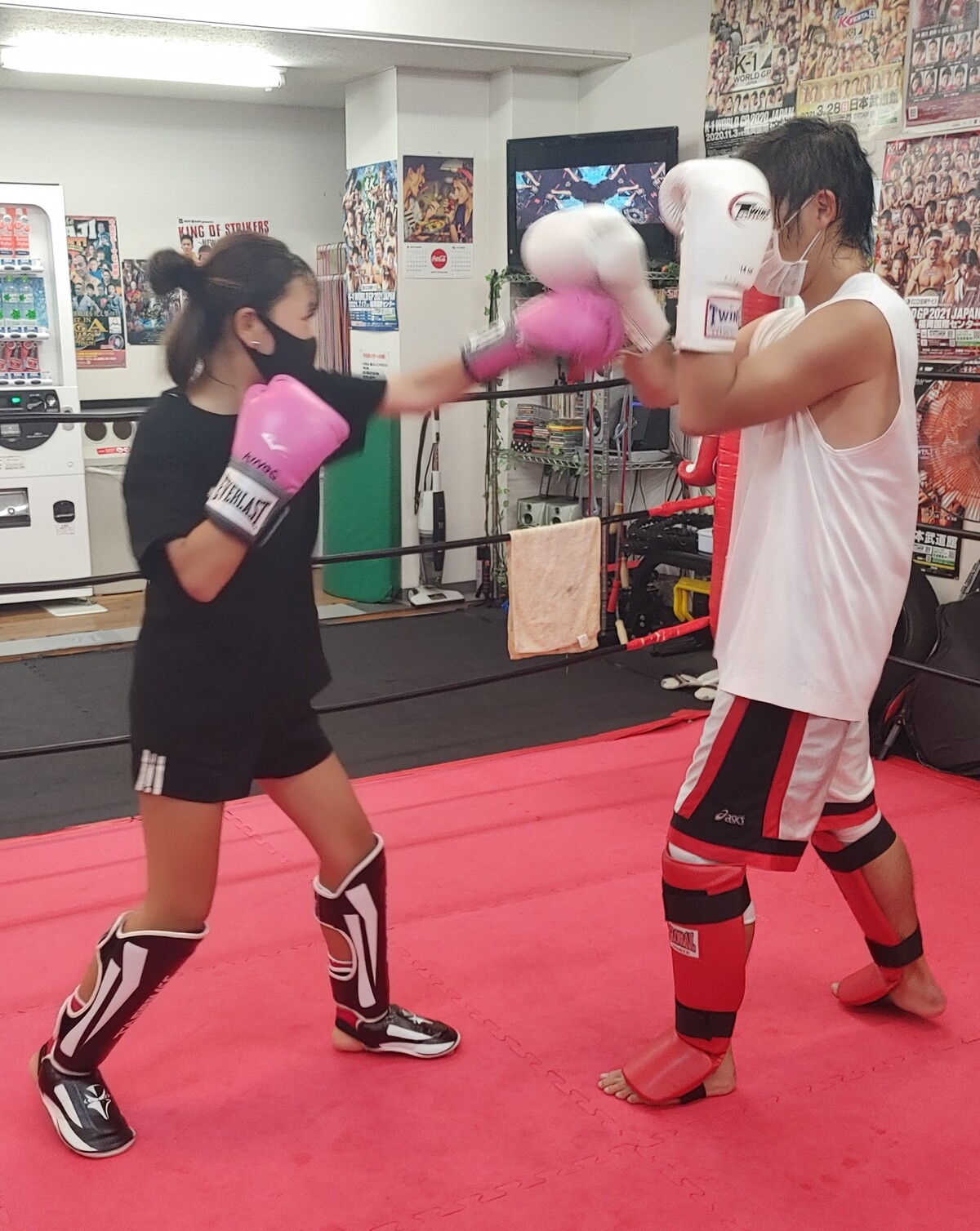 元キックボクシングプロ選手トレーナー仲間入り キックボクシングスタジオkings キングス From Itoshima 元キックボクシングプロ選手トレーナー仲間入り キックボクシングスタジオkings キングス From Itoshima