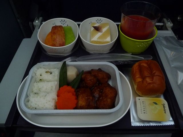キャセイパシフィック航空の機内食 大阪 香港 大阪から Backpackerかく語りき