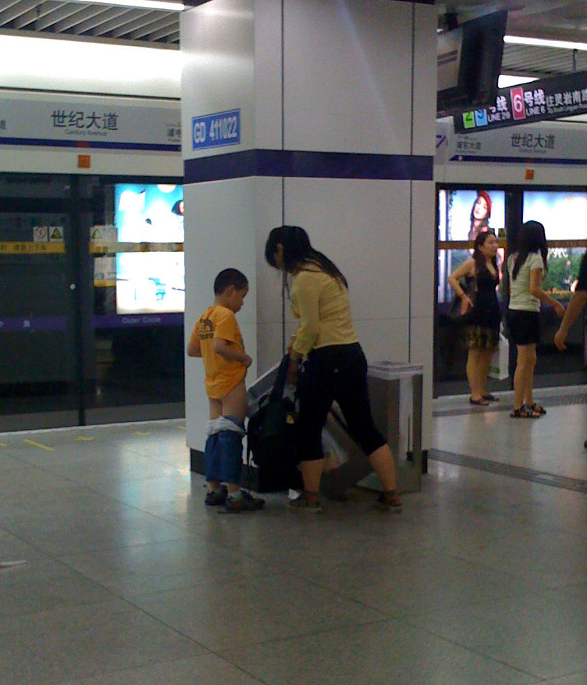 電車で席を譲らない日本人、子供が可愛くないのか？中国メディア スケプティクス韓国・朝鮮
