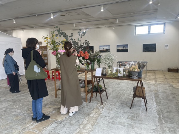 A9C406F4-22C0-43AE-A259-7B3A1B07417C