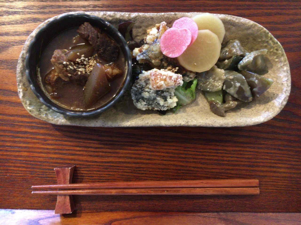 Public Kitchen Cafe 6 15オープン 有機野菜を使った おぼんごはん を食べよう 手塚治虫記念館 宝塚大橋 Brali 宝塚