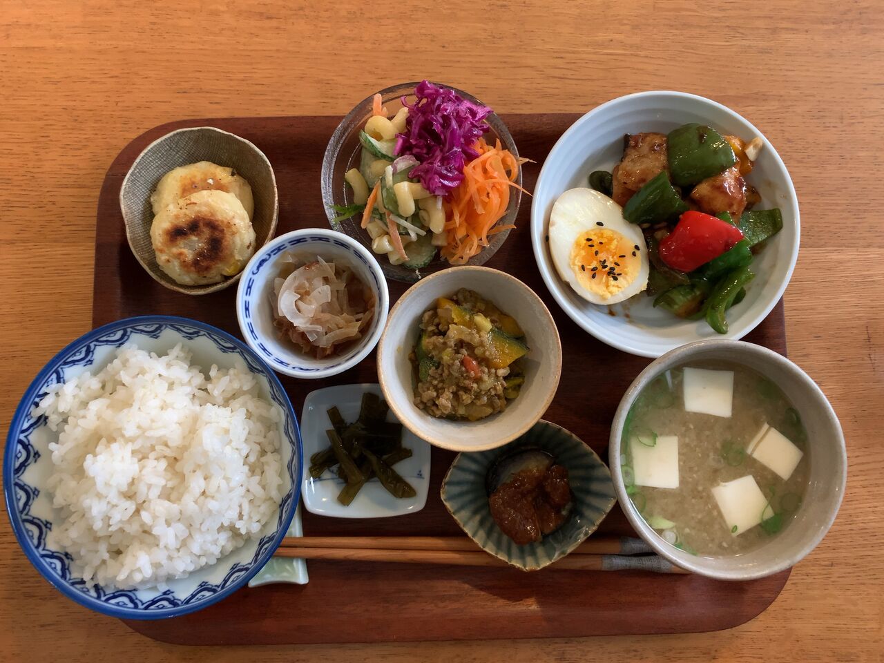 つばめ軽食店 けんこうごはんとおいしい珈琲 どこか懐かしい空間を楽しむ Brali 宝塚 つばめ軽食店 けんこうごはんとおいしい珈琲 どこか懐かしい空間を楽しむ Brali 宝塚