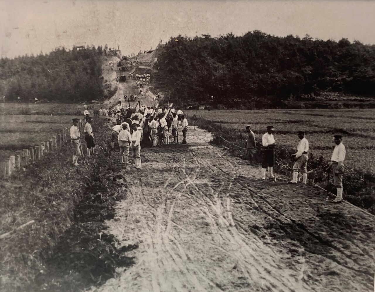 ◆軍隊写真　出征記念　札幌月寒歩兵第二十五聯隊◆約40頁◆ ◇軍隊写真 出征記念 札幌月寒歩兵第二十五聯隊◇約40