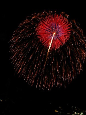 zushi-firework-2