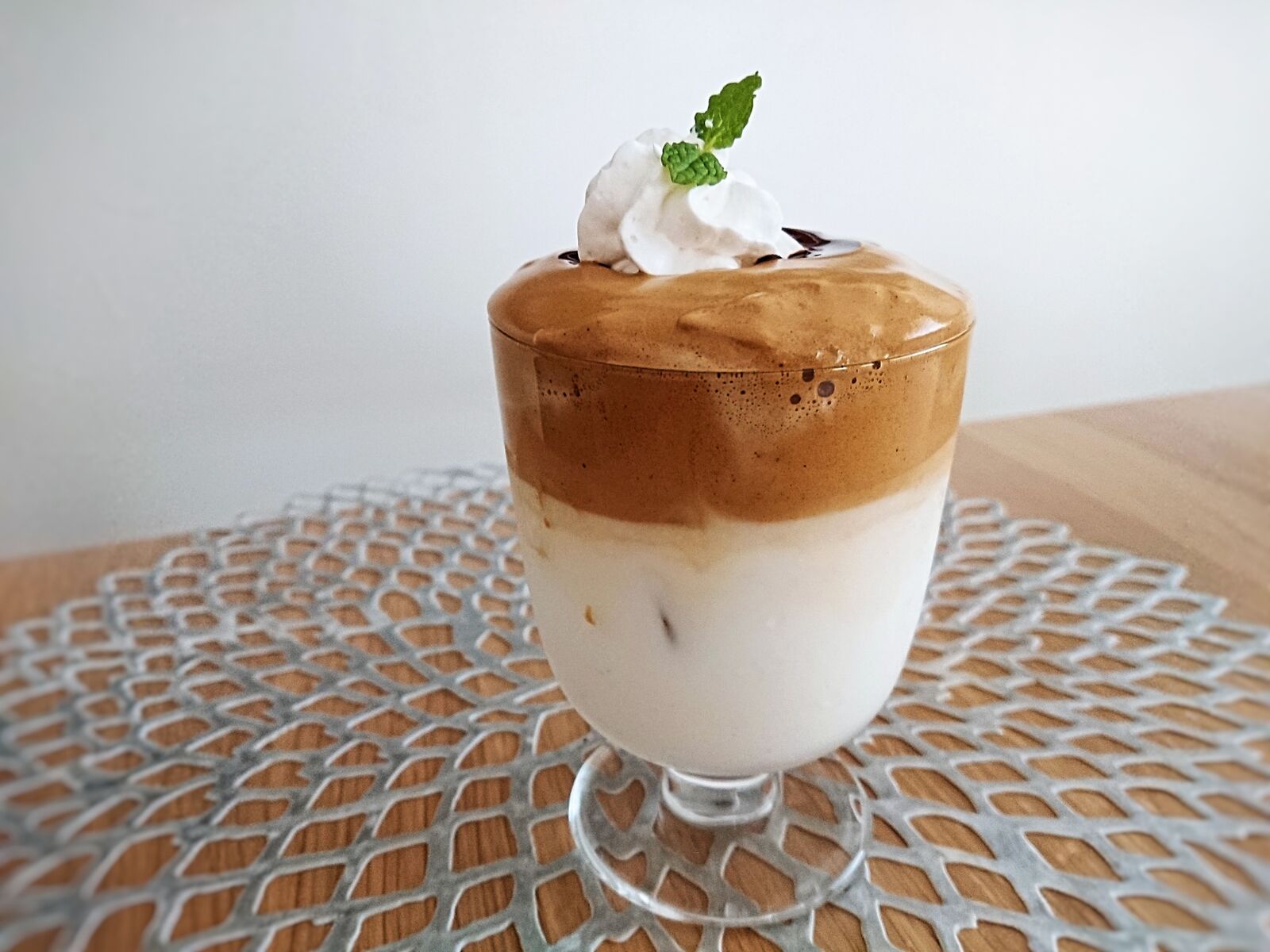 Snsで話題のダルゴナコーヒーを作ってみた件 ブラボー エンジョイスイーツ