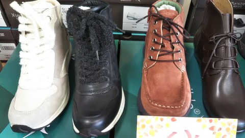 今日からです。秋冬物商品「早期ご購入」でインソールをプレゼント。