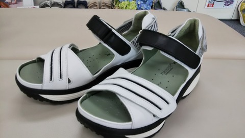 Juno  ストレッチウォーカー・サンダル