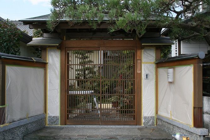 数寄屋門のお手入れ 住まいの化粧品 ブライボンワックス