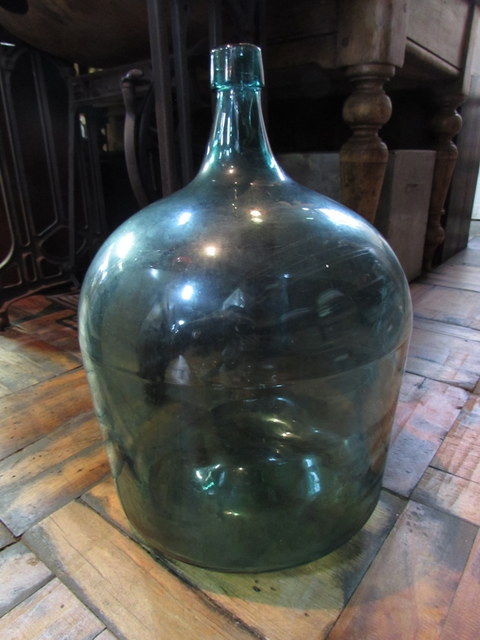 古いガラスの酒瓶 大きな瓶 レトロガラス 古雑貨 古家具 Brisee ブリゼ 古道具 アンティーク レトロ